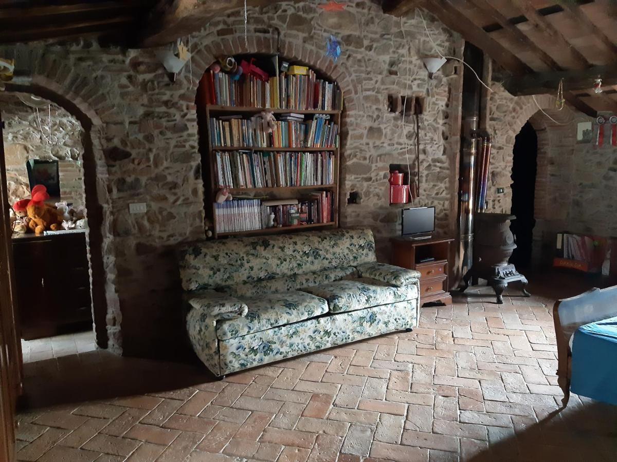 Attic With Balcony At Locanda Del Capo Capannori Exterior foto