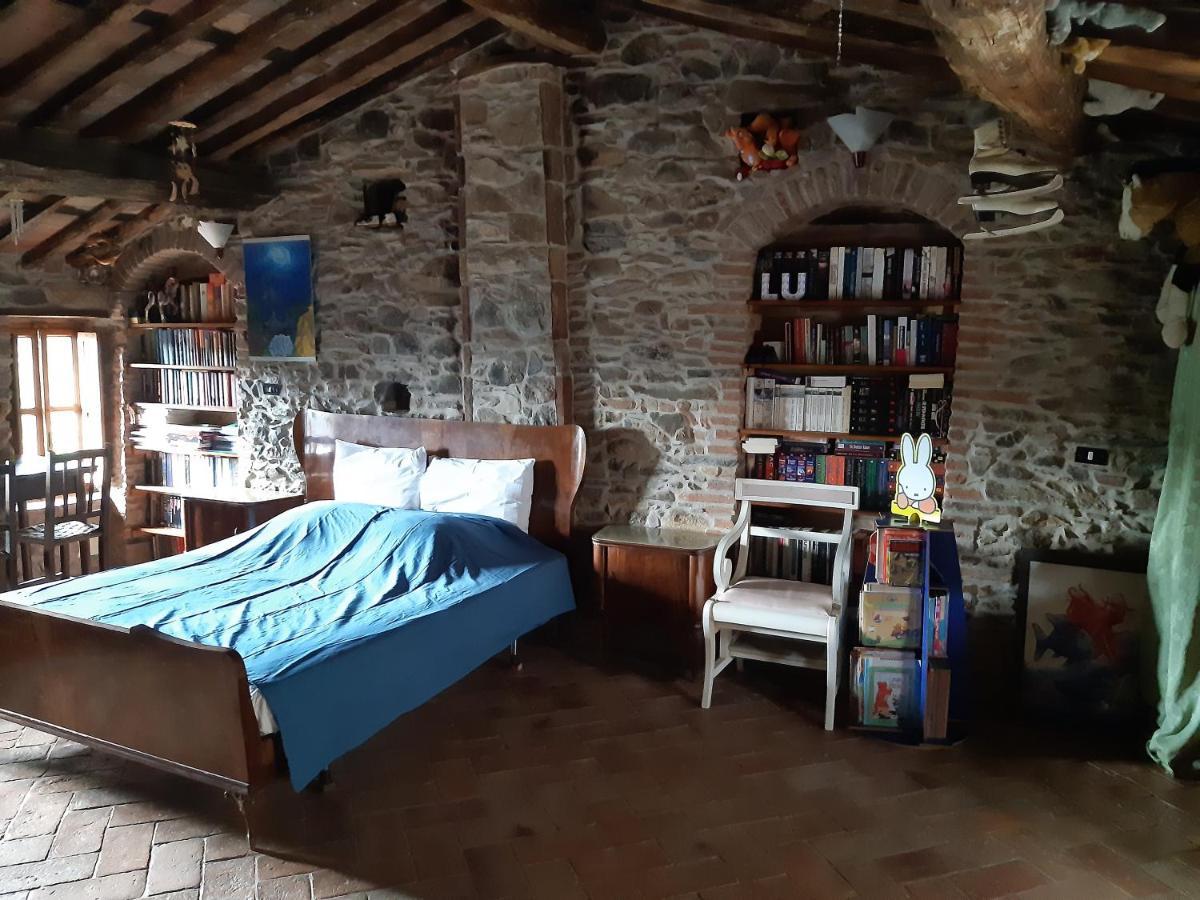 Attic With Balcony At Locanda Del Capo Capannori Exterior foto